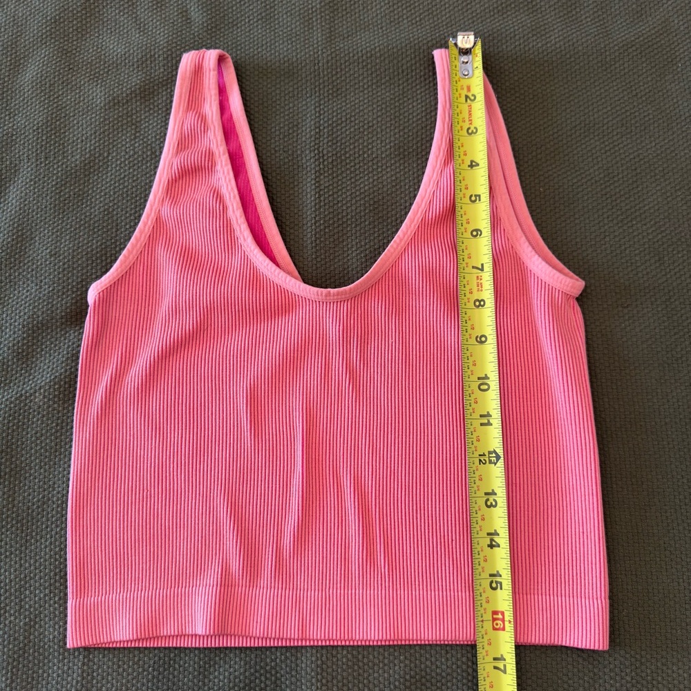 Colsie | Ribbed Crop Tank Top - Picture 4 of 5
